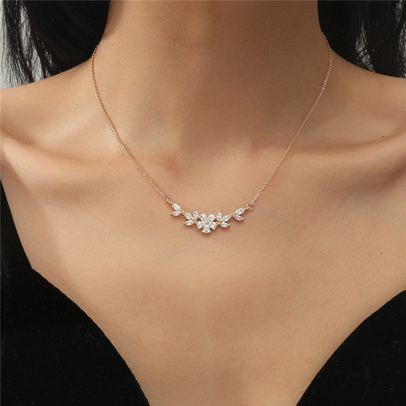 Original Design Copper Hand Inlaid Horse Eye Flower Pendant Choker